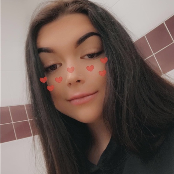 Meet your Posher, Amber - Picture 2 of 2